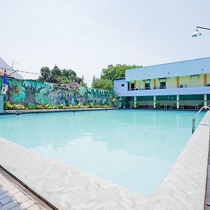 Oyo 1652 Hotel Tampiarto